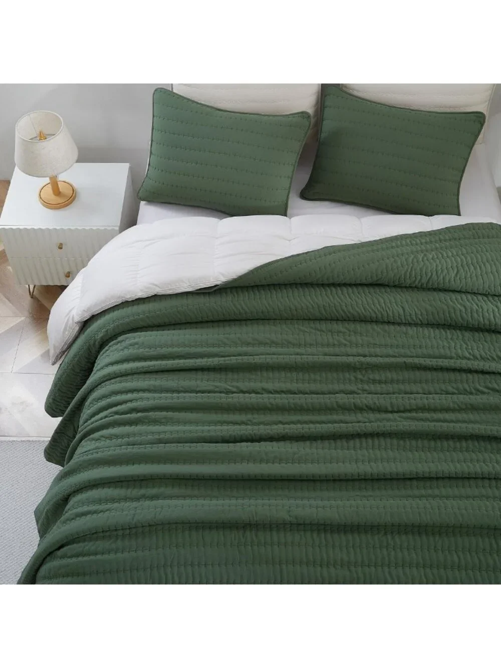 Lightweight Queen Size Quilt Set, Stylish Pick Stitch Design for Cozy Comfort